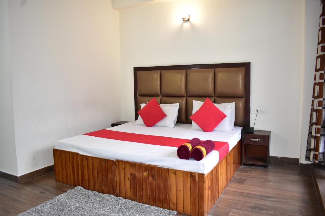Hadimba Way - Rated And Awarded In !! Balcony होटल 3*